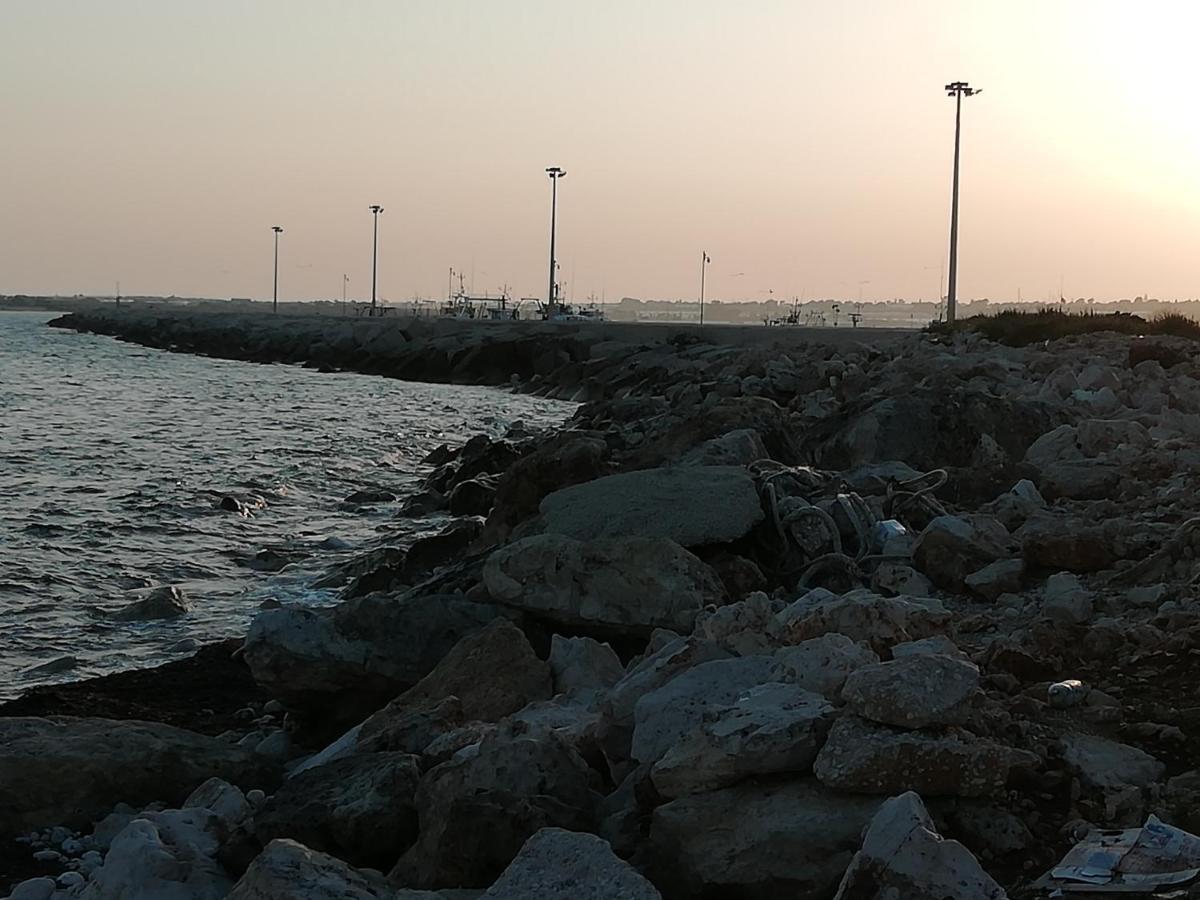 La Trinacria Di Capo Passero Portopalo Di Capo Passero Bagian luar foto