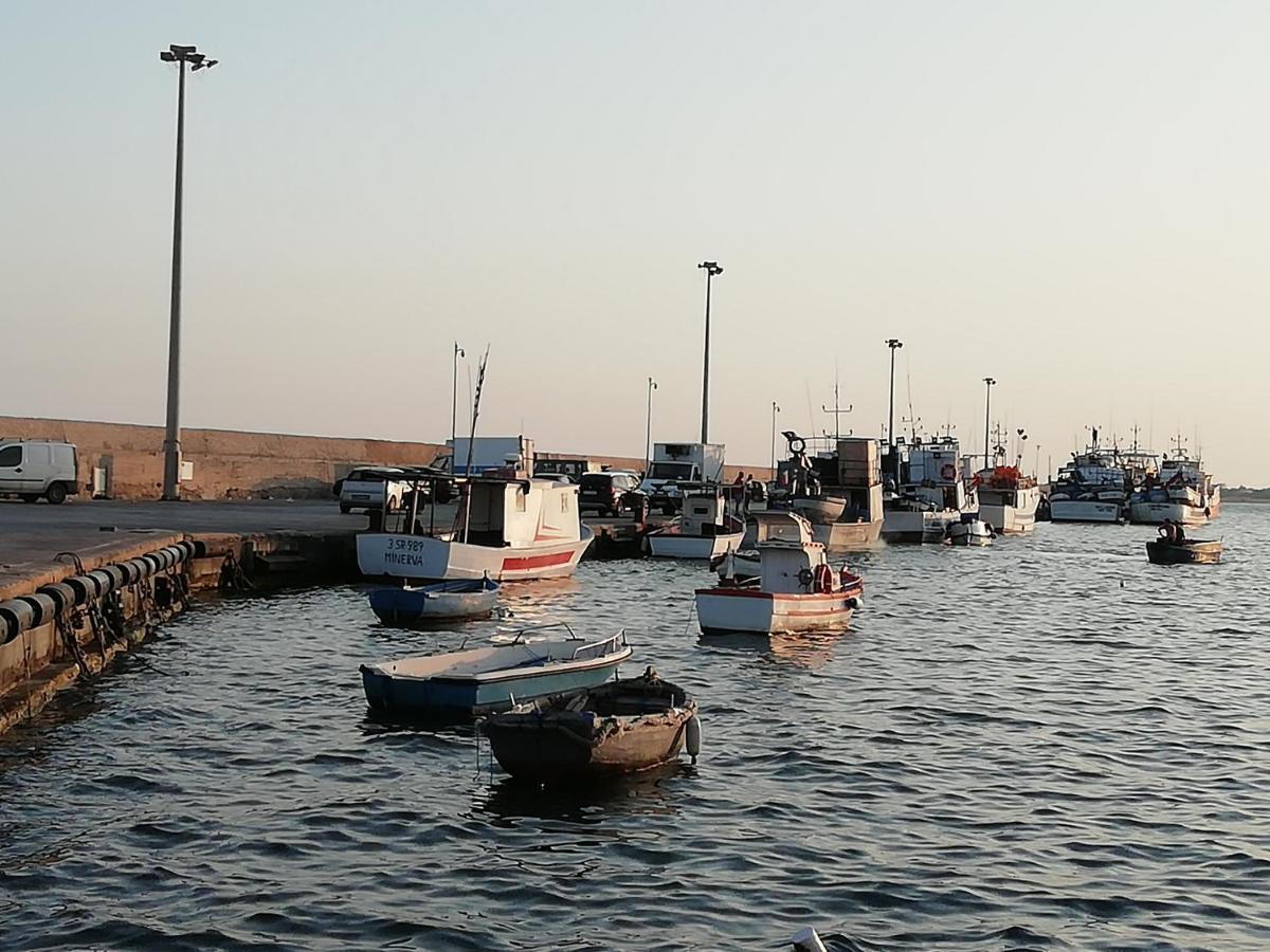 La Trinacria Di Capo Passero Portopalo Di Capo Passero Bagian luar foto